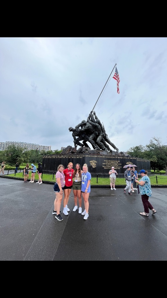 Students at a workshop without walls study visit to Iwo Jima memorial.